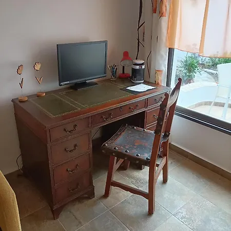 Schoene In Mit Garten. *