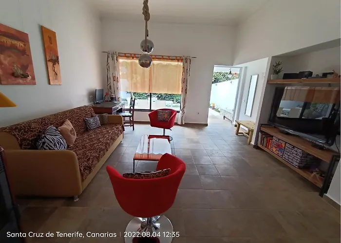 Schoene In Mit Garten. Apartmán Puerto de la Cruz (Tenerife)